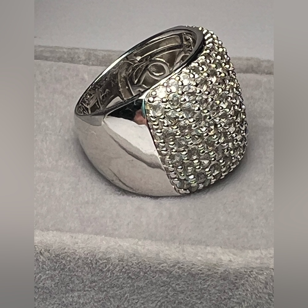 White zircon wide band ring size 7 Very Comfortable